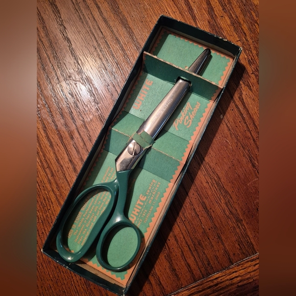 White Pinking Shear Vintage - Picture 1 of 4